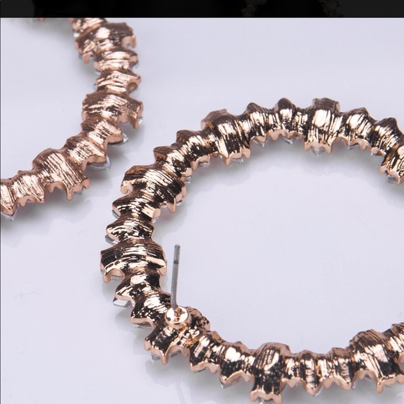 Crystal O’s - Picture 8 of 8